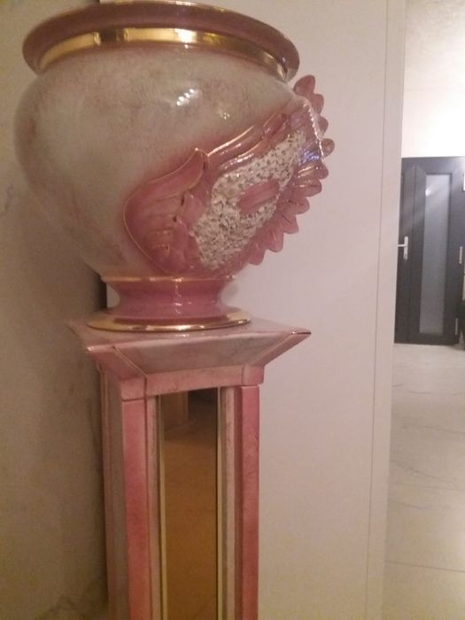 Vas cu piedestal  ceramica