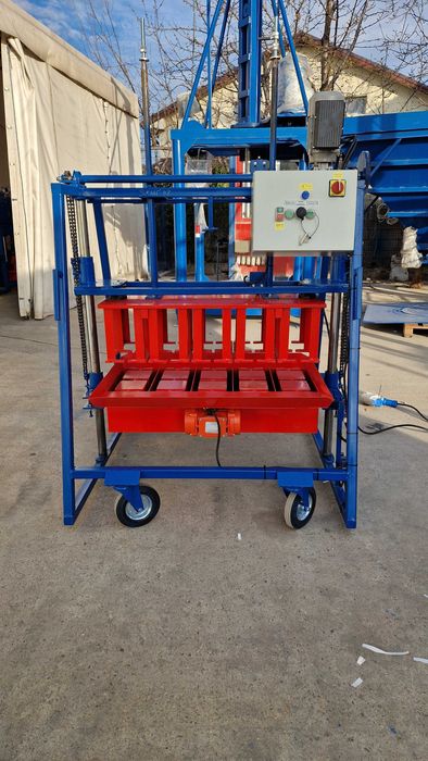 Promotie Presa/ Masina mobila boltari beton, boltari fundatie, boltari stalp -model SMART