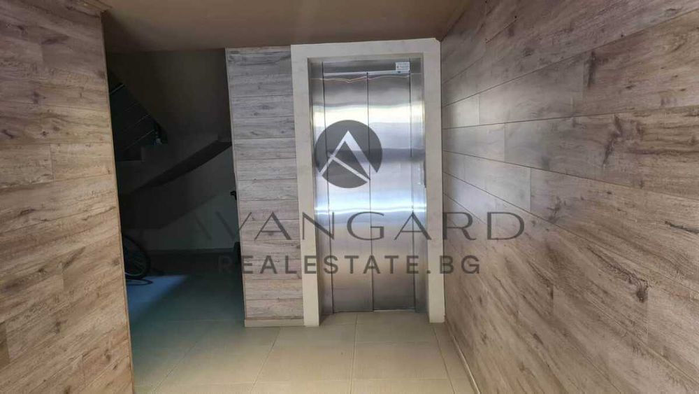 Продава се Тристаен апартамент в Пловдив, Кючук Париж - 104 кв.м за 1737 €/кв.м - Снимка #4