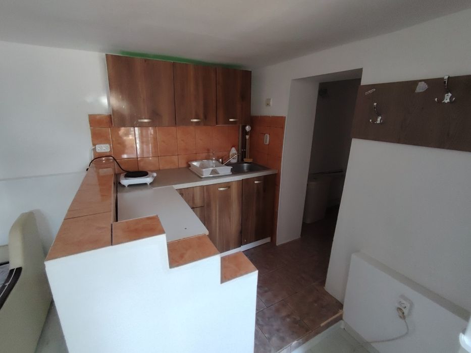 Dau in chirie apartament cu o camera la casa