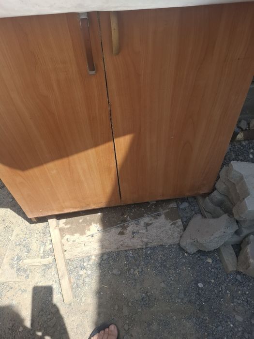 Продается на запчасть мебель деревянный