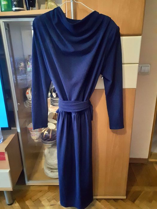 Женские платья и халаты.