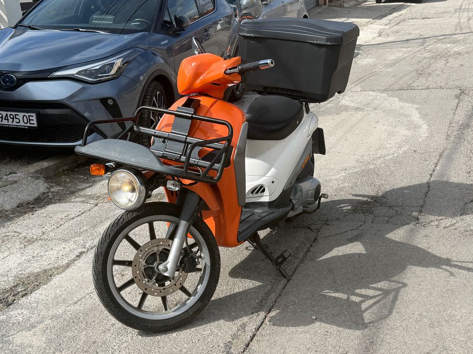 Преводача се скутер ПИАДЖО