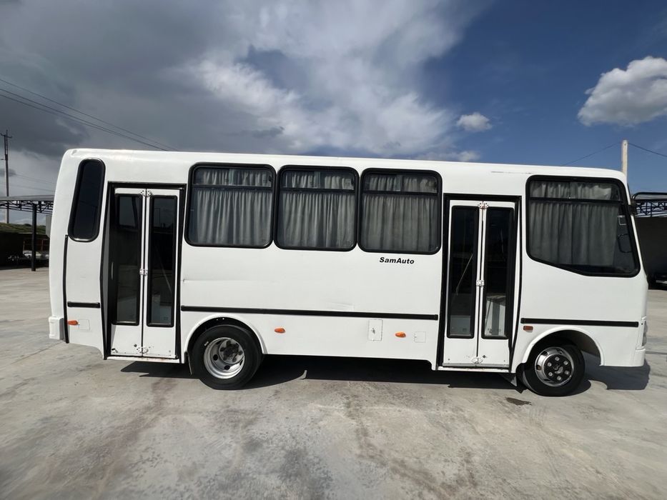Avtobus Isuzu  HC 40