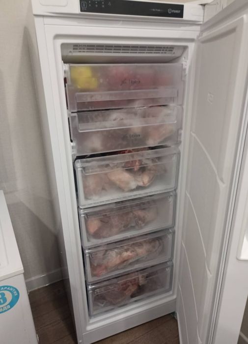 Продам морозильник