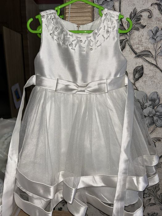 Продам 2 платья