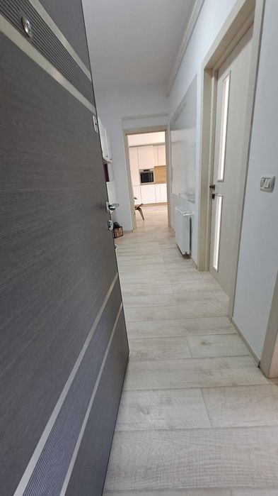 Vând apartament 2 camere în bloc nou.