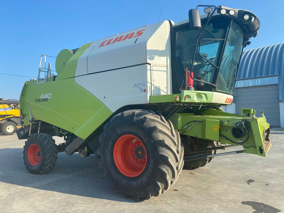 CLAAS Tucano 440 APS