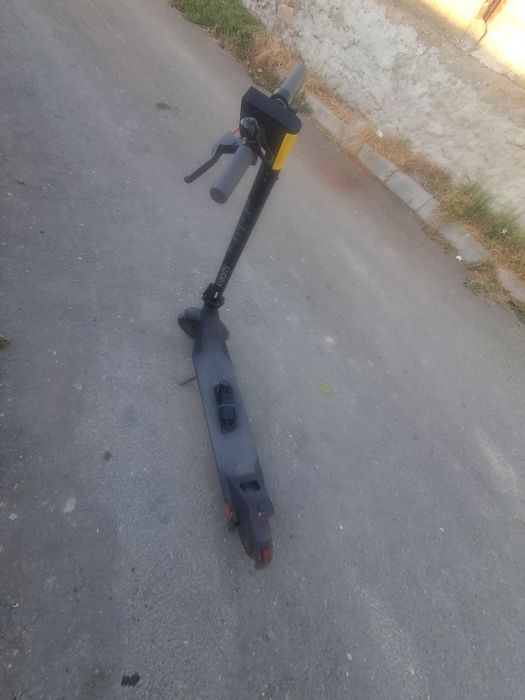 Trotineta XIAOMI 4 LIFE ( CA NOUA )