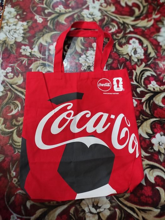 Coca Cola brendi tushurilgan Shopper sumka