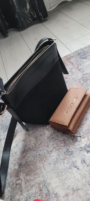 Geantă de damă și portofel