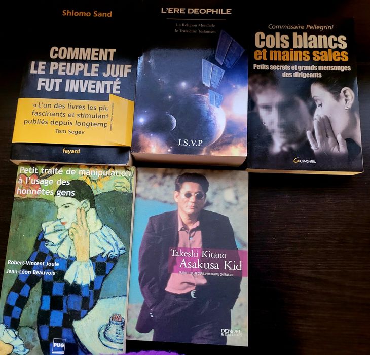 Пет известни заглавия на различна тематика на френски език на френски