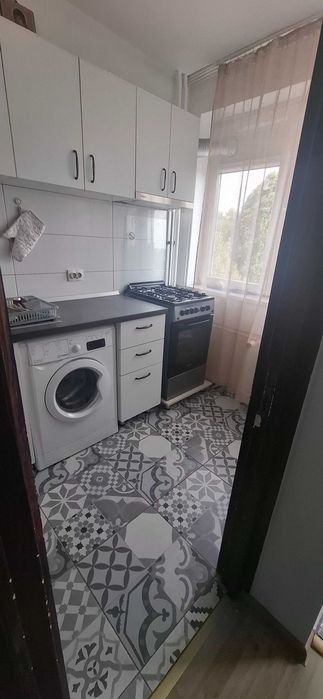 Particular ofer spre închiriere garoniera confort 1 semidecomandat sector 4