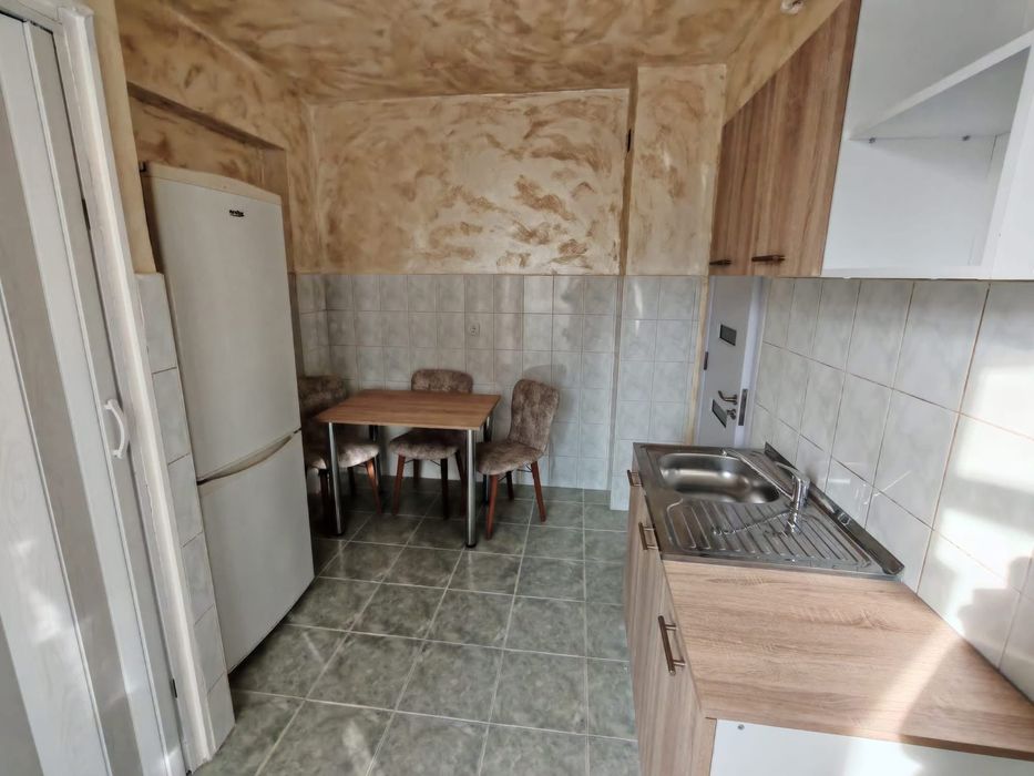 Inchiriez apartament cu 2 camere in Bacau, zona Mioritei