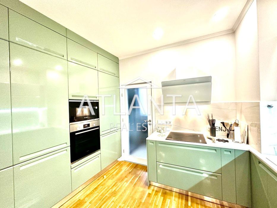 Продава се Двустаен апартамент в к.к. Св.Св. Константин и Елена - 104 кв.м за 2597 €/кв.м - Снимка #2