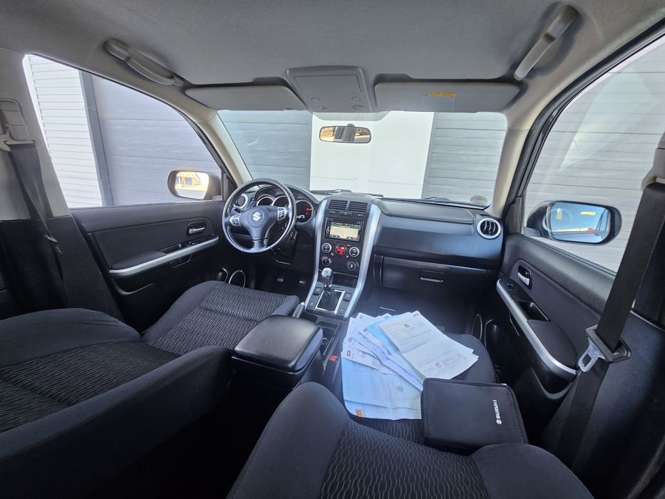 Suzuki grand vitara  An 2013 Motorizare 1.9 Diesel  4x4 cu reductor Navigație  Jante  Clima  Cârlig  Posibil Rate ***