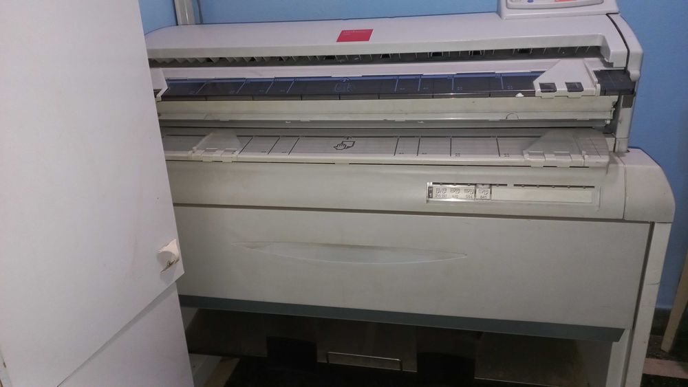 Широкоформатна аналогова копирна машина