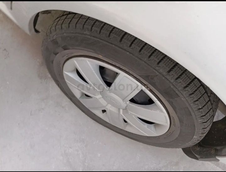 Moshina zur xolatda tur balon yangi hali 1000 km ham yurmagan balonla