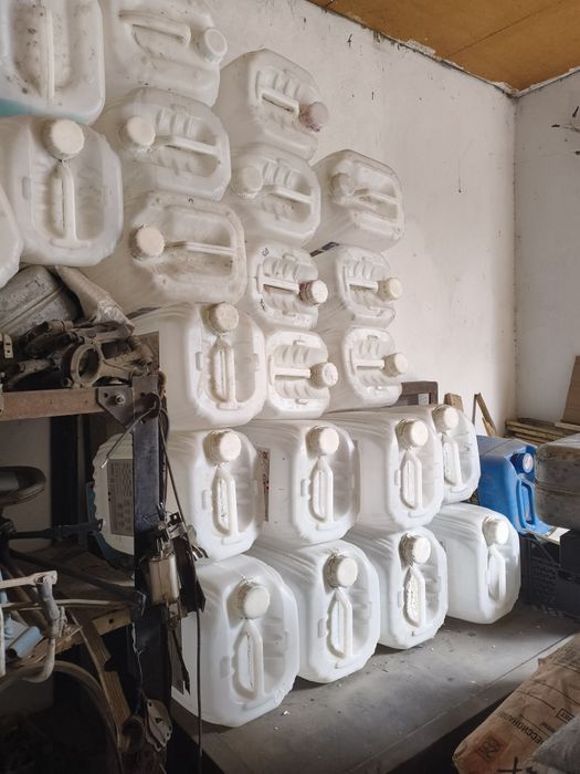 Канистра 20 л ..