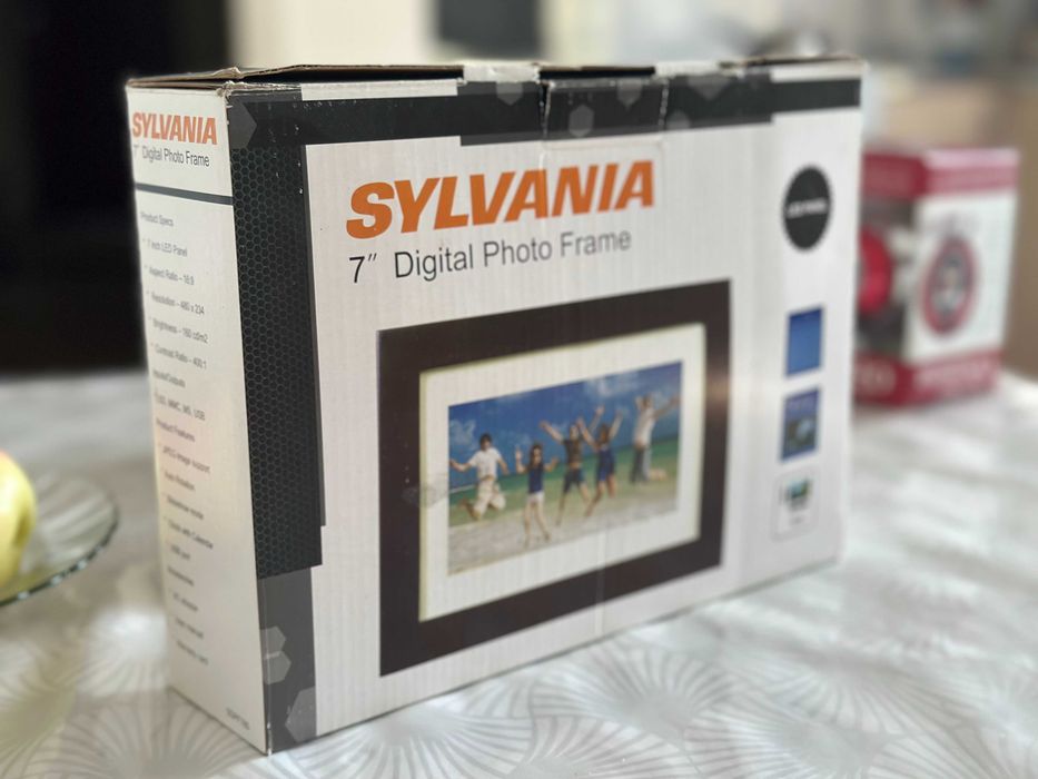 Цифровая фоторамка (новая в коробке) - Sylvania 7"