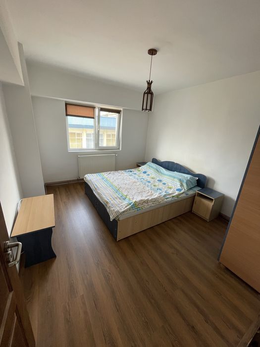 Inchiriez apartament cu 2 camere in centru!