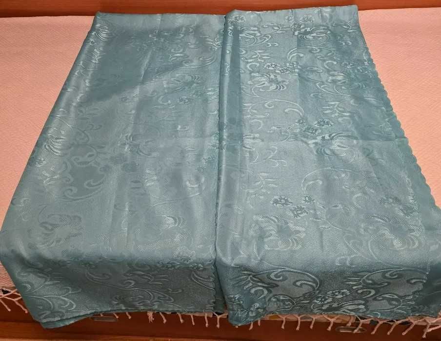 Set cuvertură cu pernuțe fantezie și alte accesorii