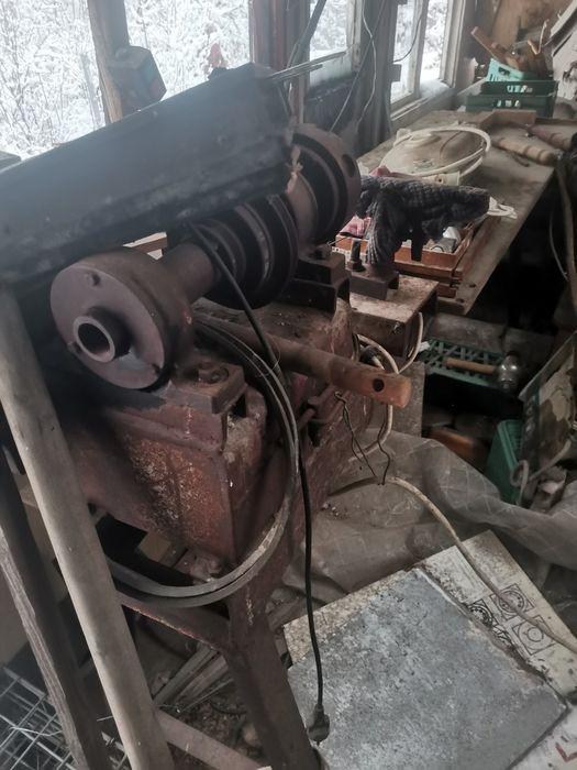 Продавам дърводелски машини, 5 форгона и 3 гаража