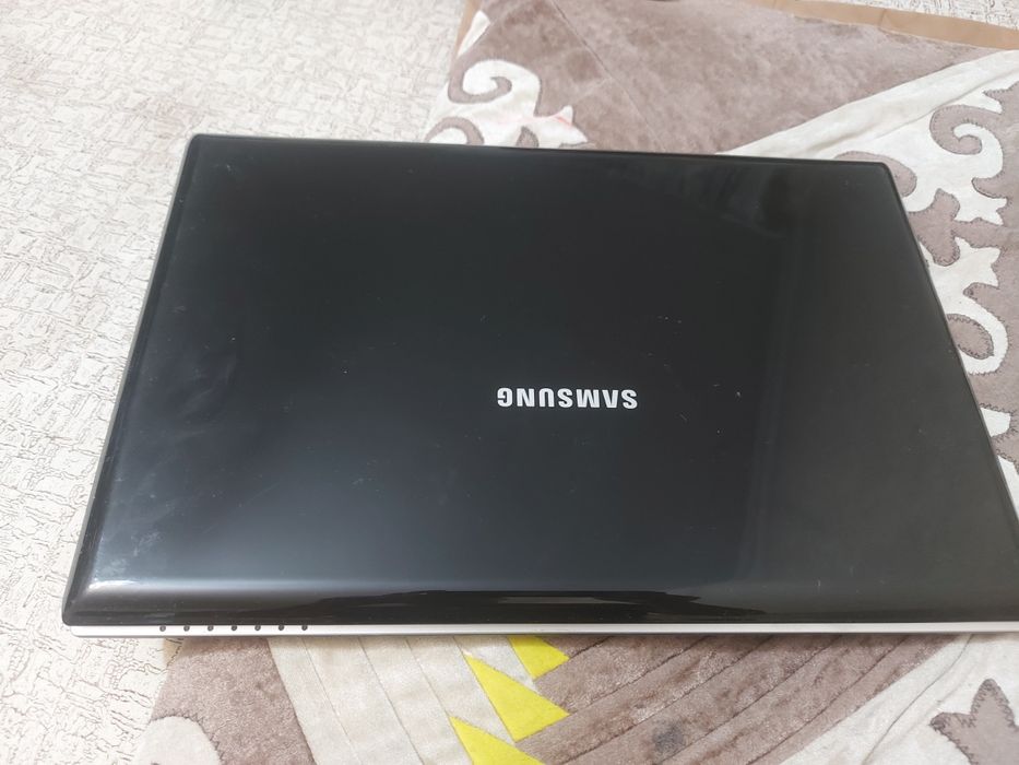Ноутбук  самсунг R 518