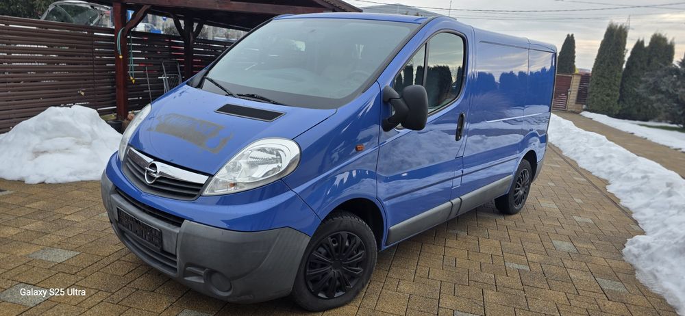 Opel Vivaro Renault Trafic 2.0 DCI 2011