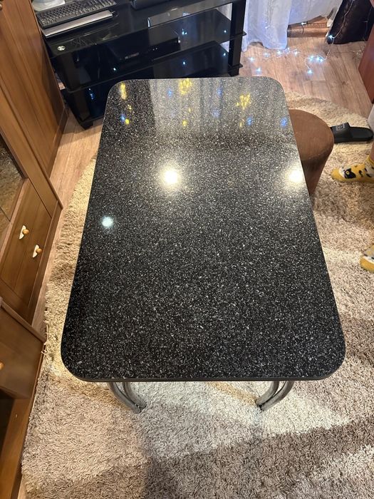 Стол кухонный черный