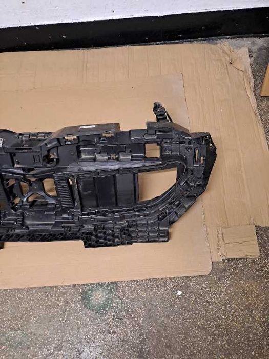 Grila activa Bmw seria 5 G60 G61 , o ureche de prindere rupta