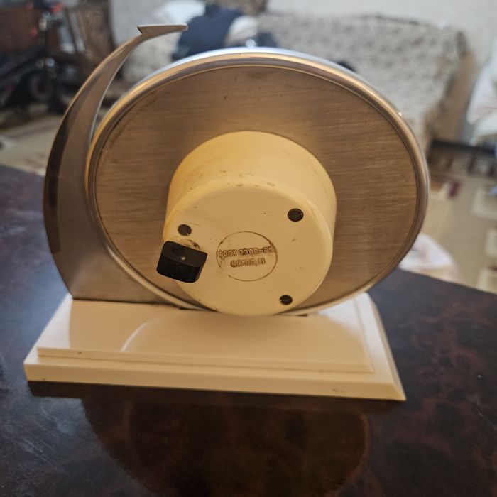 Продаются Часы ,Молния,