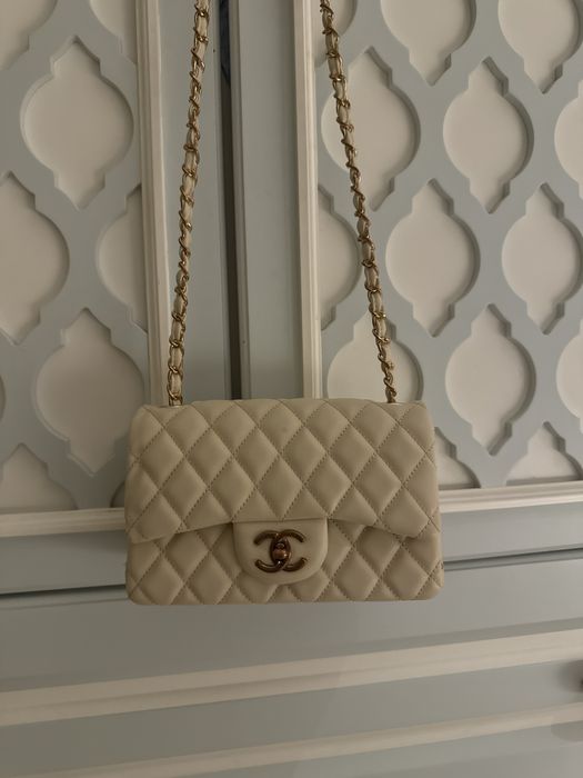 сумка Chanel молочного цвета