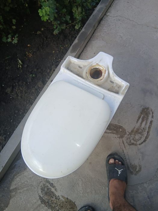 Продаю унитаз б/у