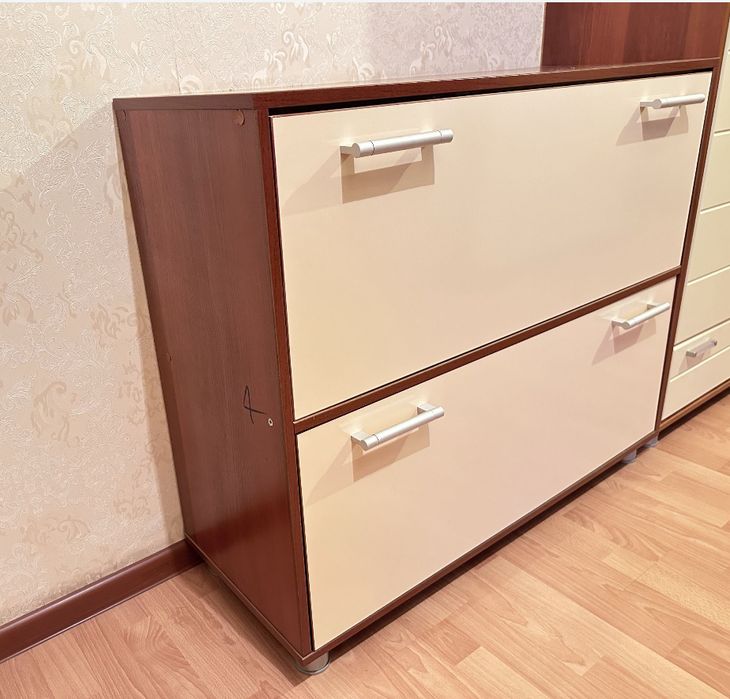 Обувница большая