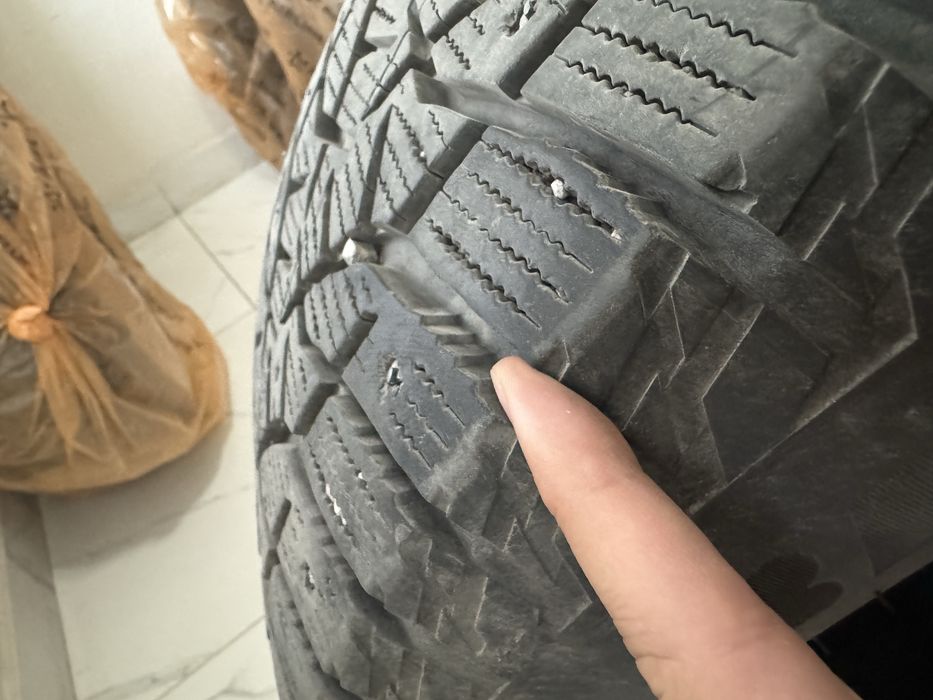 Зимние (шипованные) шины BRIDGESTONE BLIZZAK