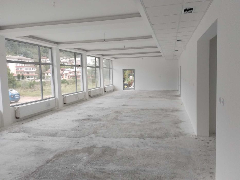 Дава се под наем Магазин в Рудозем - 200 кв.м за 6295.95 € - Снимка #4