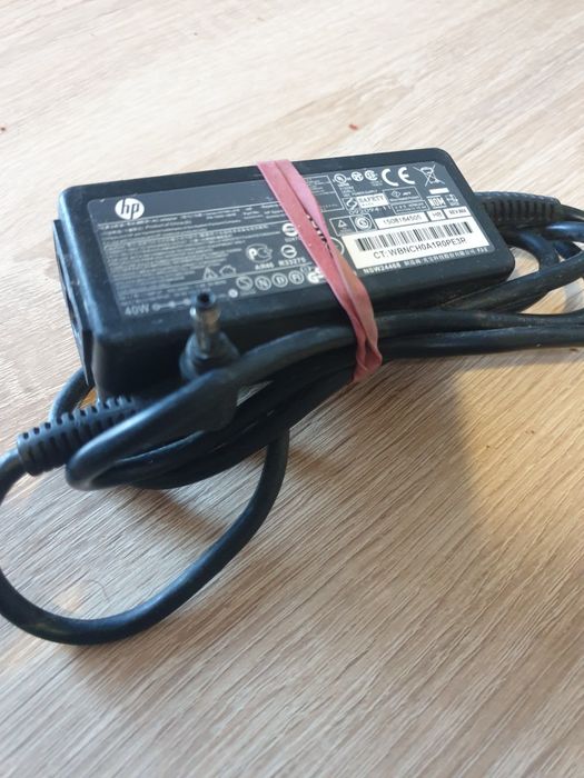 Alimentatoare laptopuri 19 V. Pret 50 lei fix