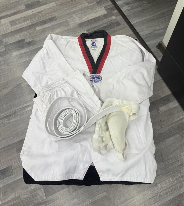 Продам форму для таэквандо 120 см