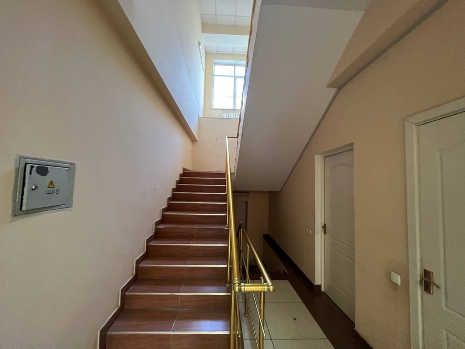 Чиланзари  Торговый Гтовый Бизнес Центр Продается