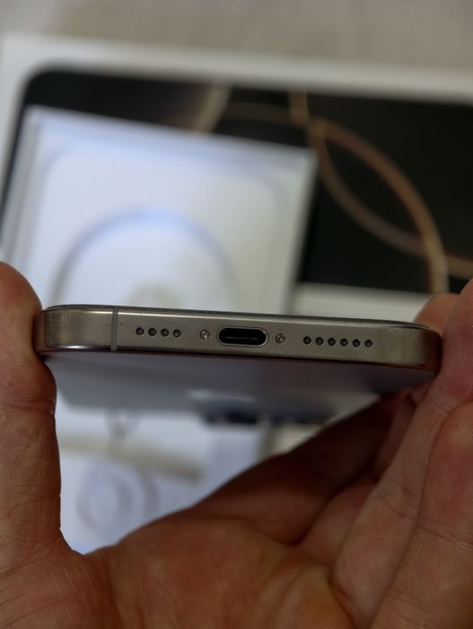 iPhone 16 Pro Max 256 gb ёмкость 93
