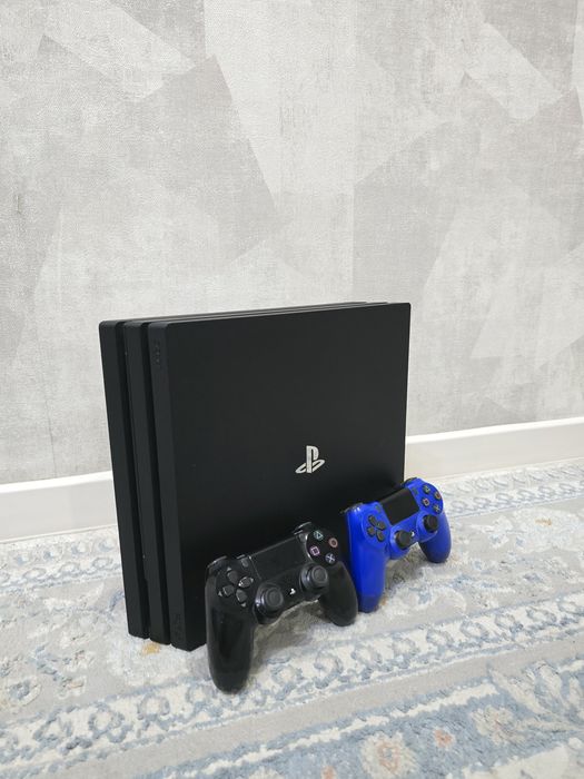 Playstation 4 Pro 1 тб в отличном состоянии
