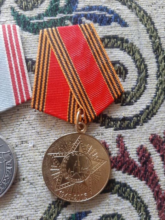 Продам значки в идеальном состоянии