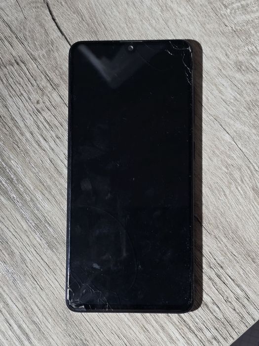 Samsung A41, под запчасти (кроме экрана все целое)
