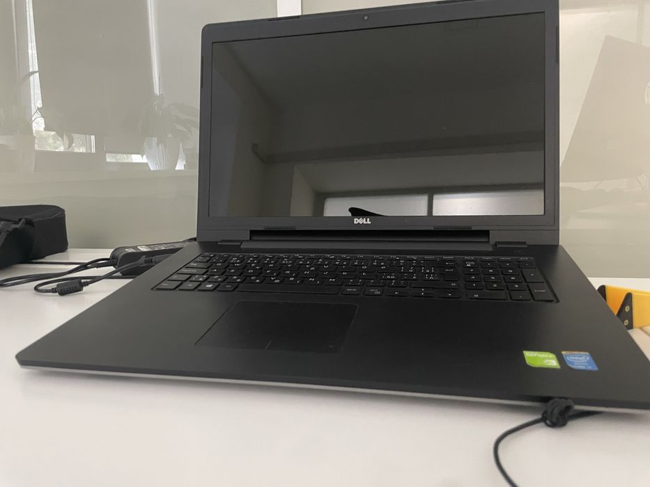 Продам ноутбук Dell P26E
