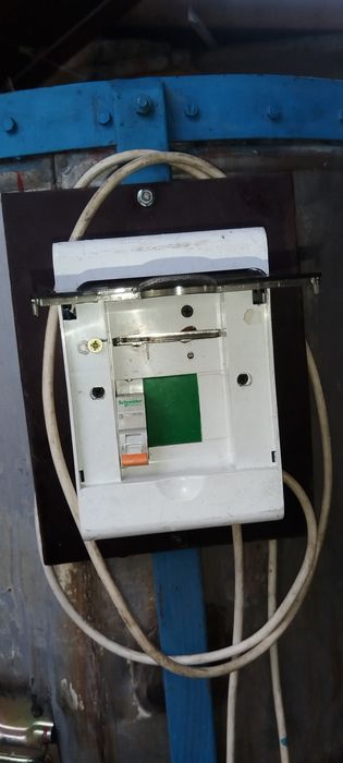 Центрофуга за мед