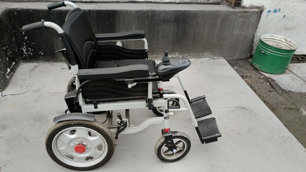 Инвалидная коляска электрическая