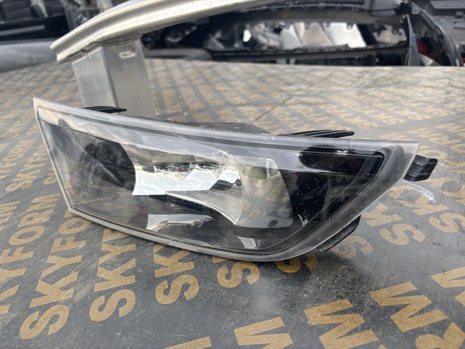 Халоген Skoda Fabia 3