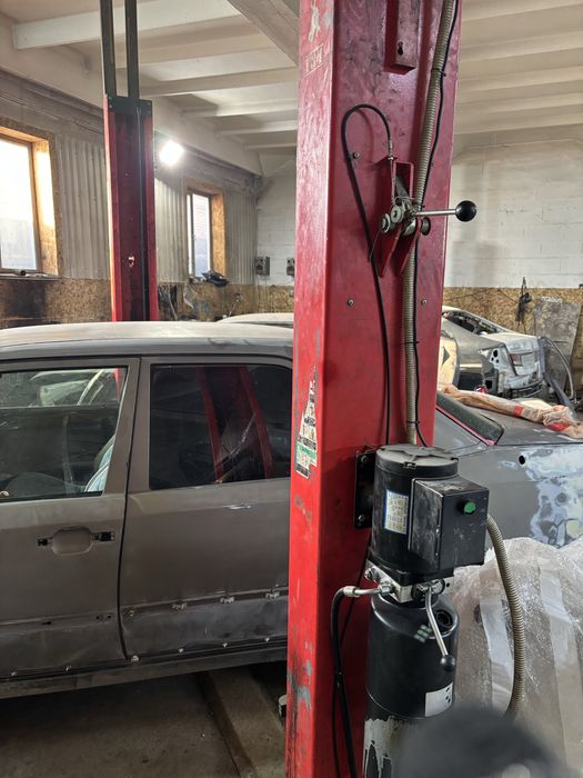 Продам подьемник для  СТО бу