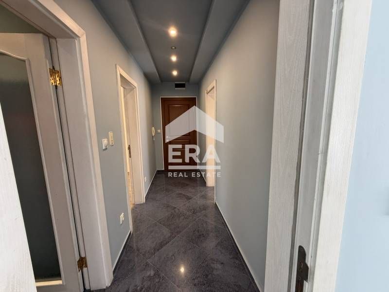Дава се под наем Офис в Варна, Център - 105 кв.м за 987.36 € - Снимка #8